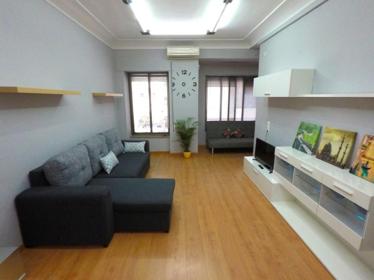 Eduardo Lucena 5, Alcazar Apartment กอร์โดบา ภายนอก รูปภาพ